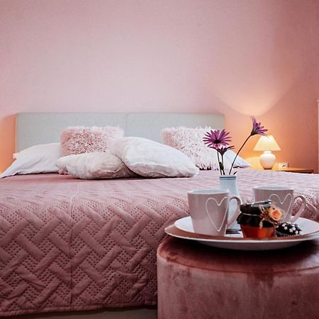 Rooms Emilija Božava Eksteriør billede