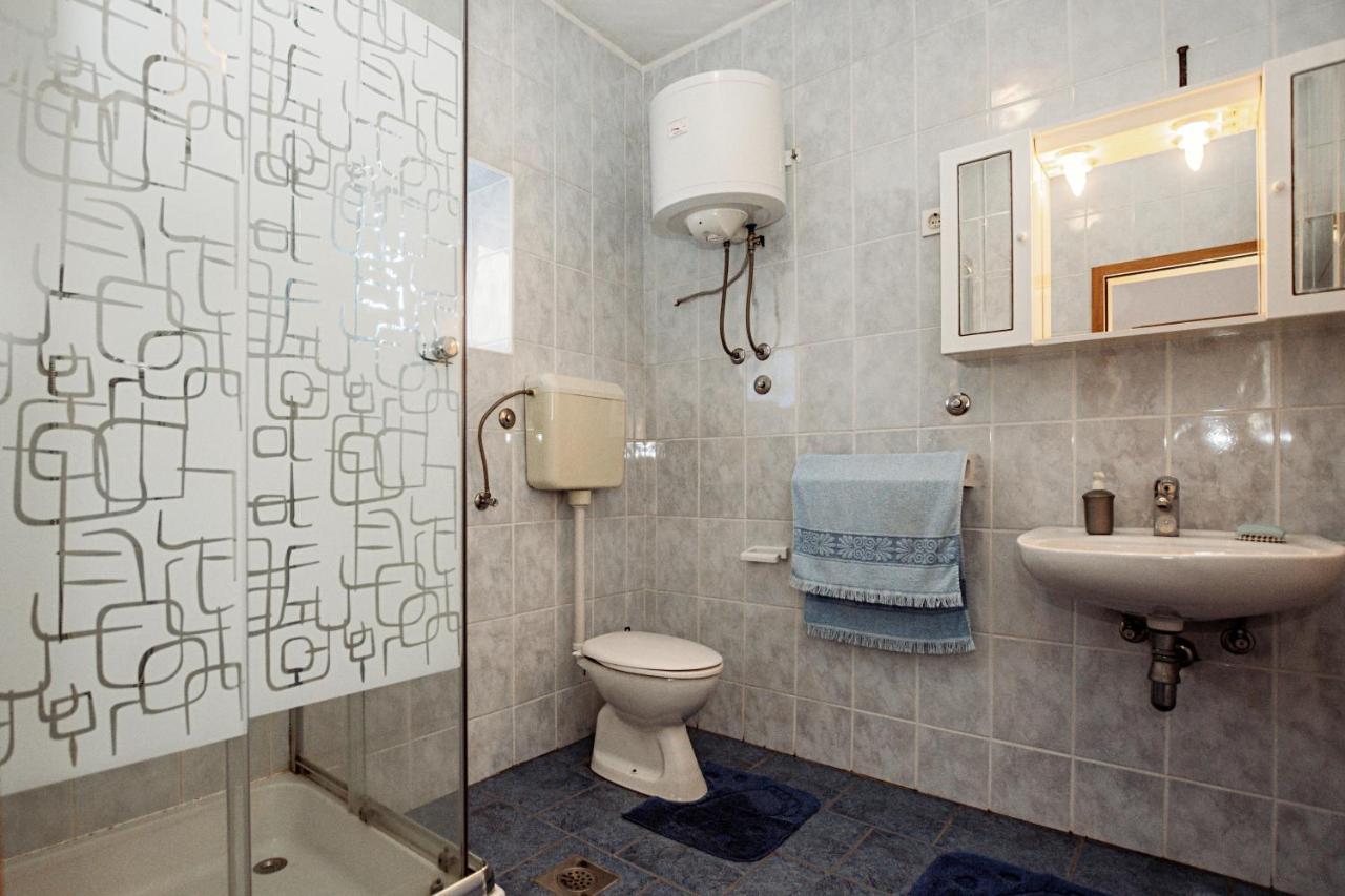 Rooms Emilija Božava Eksteriør billede