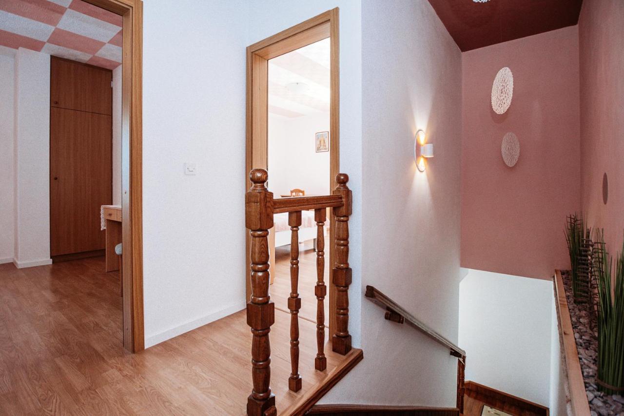 Rooms Emilija Božava Eksteriør billede